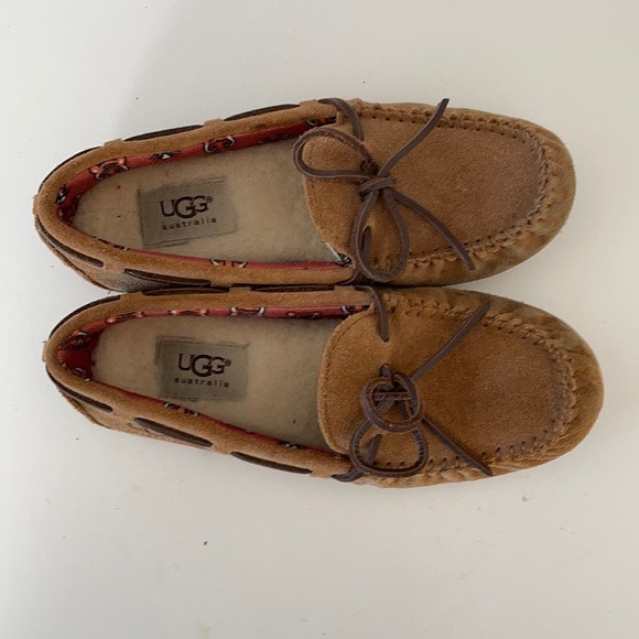 UGG moccasins - Picture 2 of 3